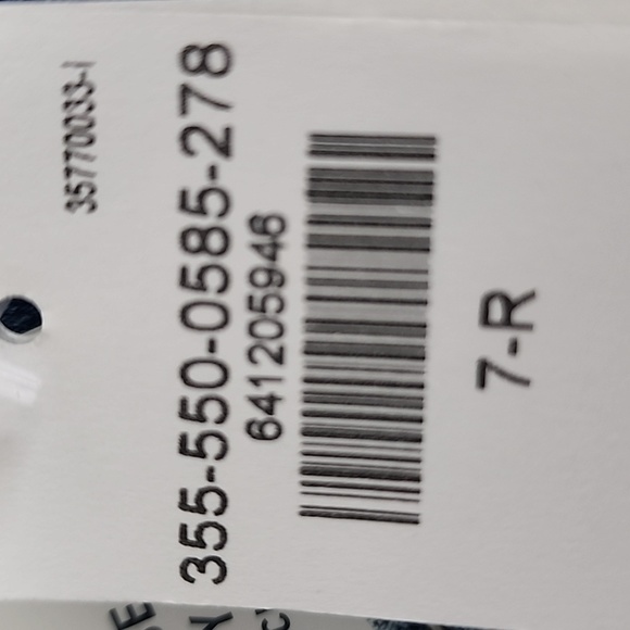 Hollister Curvy High-Rise Super Skinny Jeans - Picture 10 of 10